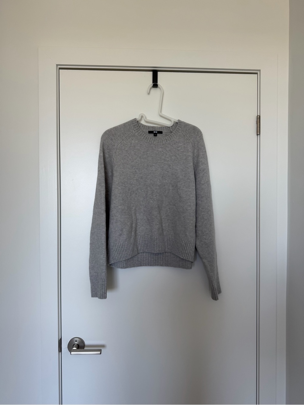 Uniqlo Light Gray Ribbed Crewneck Sweater